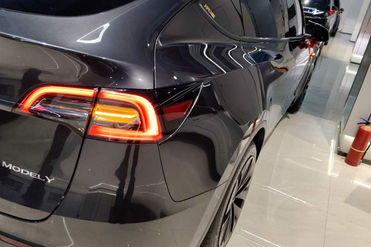 Used Tesla Model Y 2024 Rear-Wheel-Drive Version
