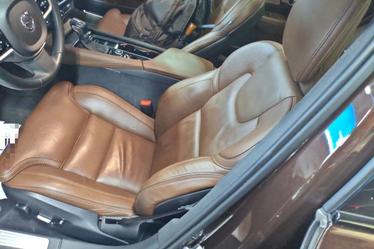 Used Volvo V90 2017 Cross Country T5 AWD Prestige Edition
