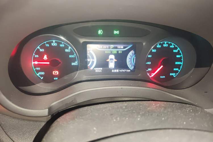 Used BYD Song New Energy 2017 Song DM 1.5TID All-Wheel Drive Luxury Model Instrument Cluster