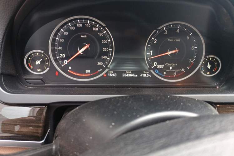 Used BMW 7 Series 2013 740Li Leading Model Odometer Close Up