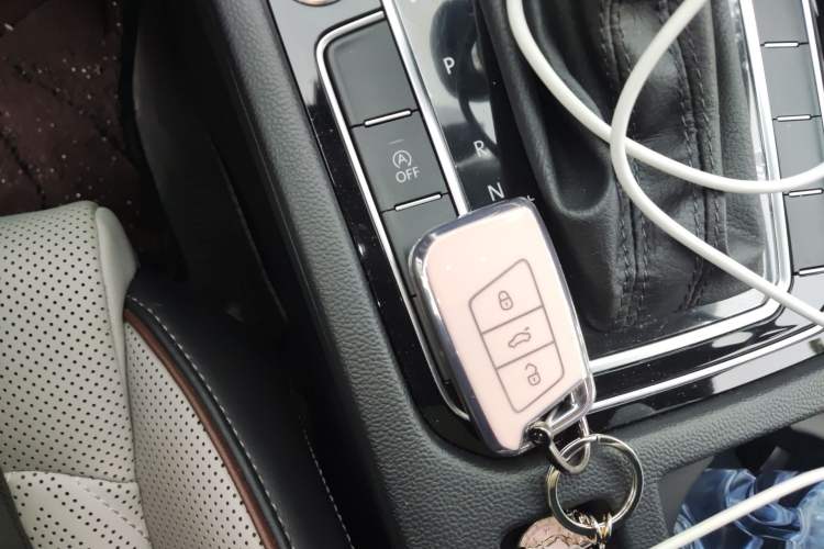 Used Volkswagen Magotan 2023 2 Million Units Commemorative Edition 330TSI DSG Luxury Version Vehicle Key