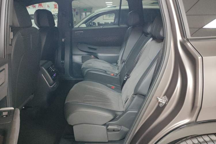 Used Volkswagen Teramont 2025 Tiguan Pro 450TSI Four-Wheel Drive Summit Edition Left Rear Seat