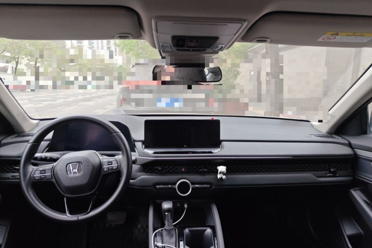 Used Honda Accord 2025 260TURBO Luxury Edition Center Console