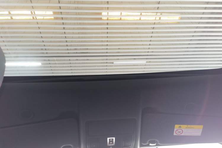 Used Land Rover Discovery Sport 2022 249 PS R-Dynamic S Performance Edition 5 Seats Headliner