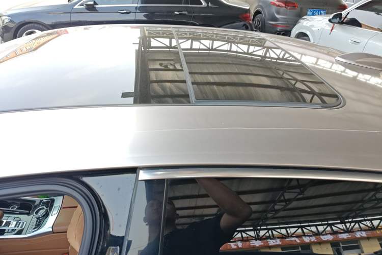 Used Hongqi H9 2020 2.0T Smart Connect Flagship Edition
