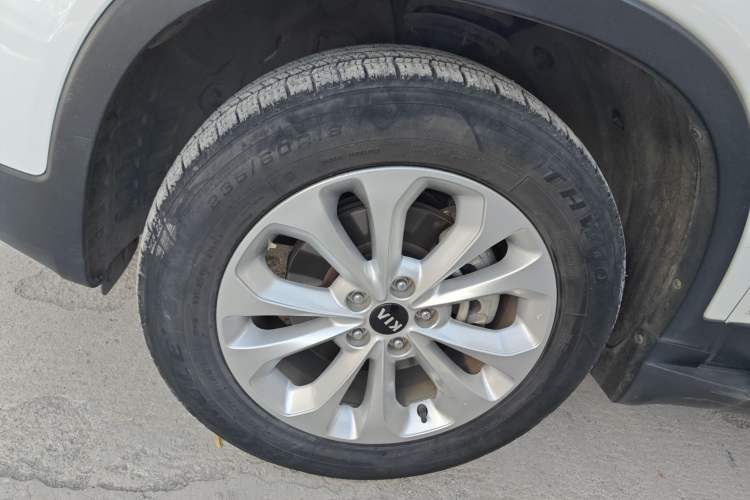 Used Kia Sorento 2013 2.4L 5-Seater Gasoline Luxury Version China IV Standard
