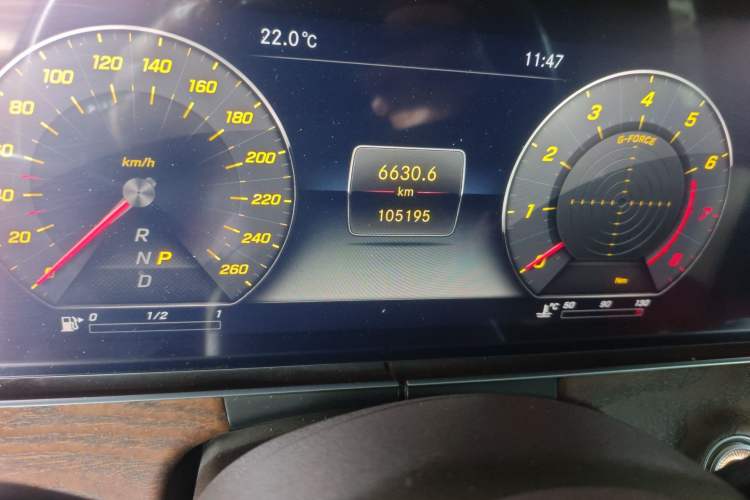 Used Mercedes-Benz E-Class 2019 E 200 L Odometer Close Up