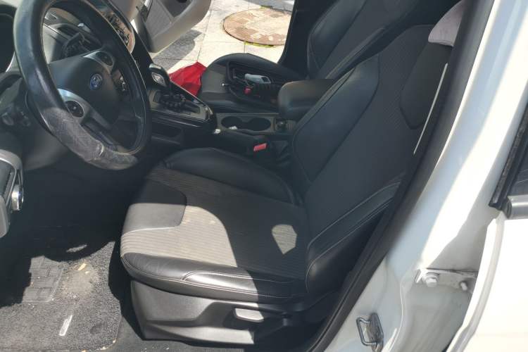 Used Ford Focus 2012 Hatchback 1.6L Automatic Fashion Edition
