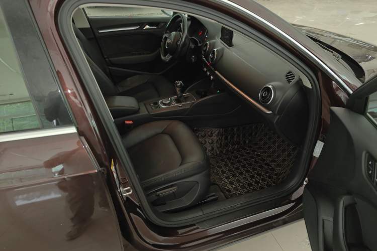 Used Audi A3 2016 Sportback 35 TFSI Ambition Edition Right Front Seat