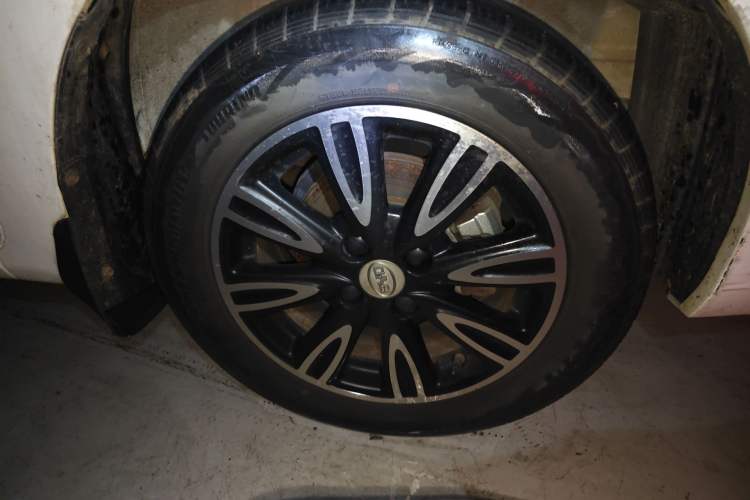 Used BYD F3 2020 1.5L Manual Luxury Edition Right Front Wheel Hub