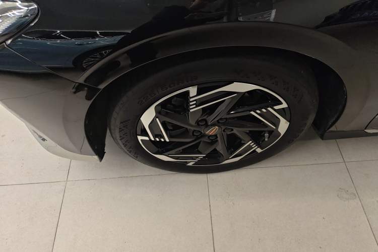 Used Hongqi H6 2023 2.0T ZhiMei Edition Left Front Wheel Hub