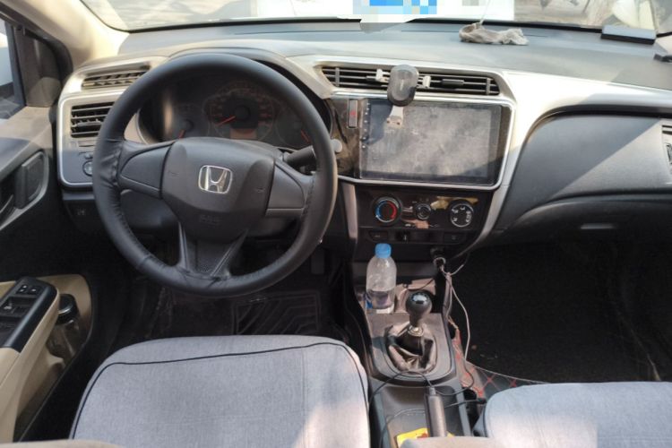 Used Honda City 2017 1.5L manual Comfort version Center Console