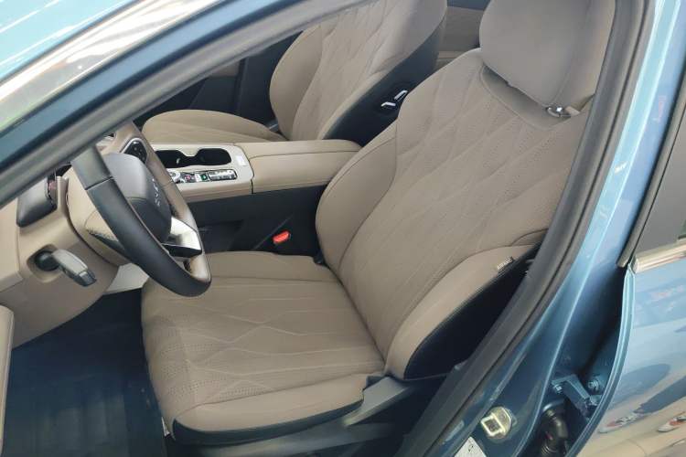 Used Chery Tiggo 8 PLUS C-DM 2025 1.5T 116 km Prestige Version 5 Seats