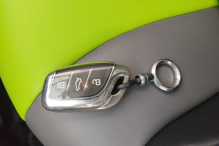 Used Roewe Clever 2021 302 km New Four-Seater Super-Efficient Version
