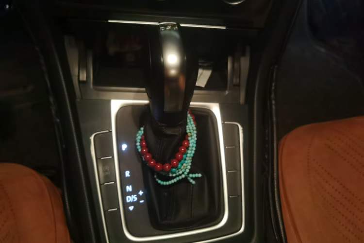 Used Volkswagen Golf 2019 200TSI DSG Comfort & Ambition Edition China VI Standard Gear Lever