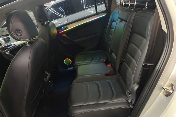 Used Volkswagen Tiguan L 2018 330TSI Automatic Two-Wheel Drive Luxury Edition Left Rear Seat