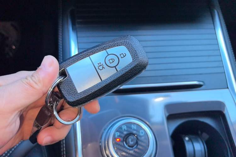 Used Ford Explorer 2023 EcoBoost 285 Four-Wheel Drive Stylish Plus Version 7 Seats
