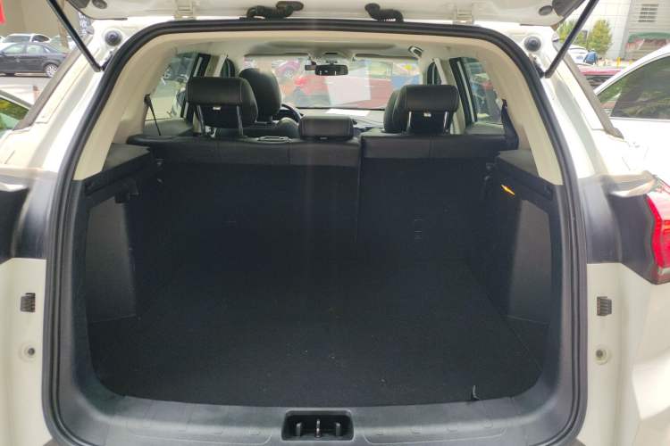 Used Geely Auto Emgrand X7 Sport 2020 1.8TD DCT Smart Connect PRO Trunk