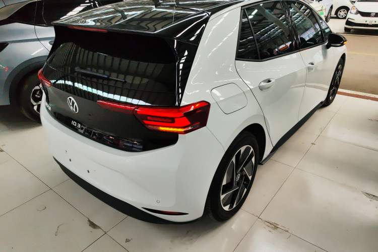 Used Volkswagen ID.3 2025 Smart Version Pure & Intelligent Enjoyment Edition Rear Right 45 Deg