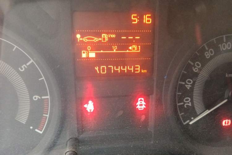 Used Peugeot 301 2014 1.6L Manual Comfort Edition
