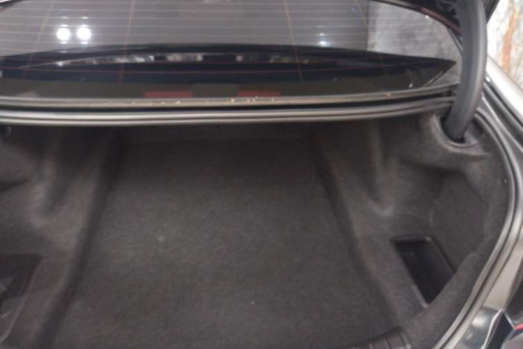 Used BMW 5 Series 2018 Restyled 530Li Luxury Edition M Sport Package Trunk