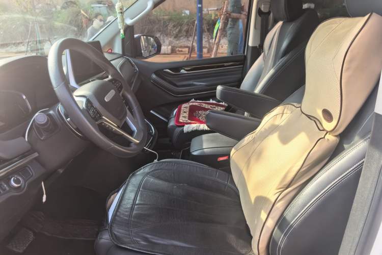 Used SAIC MAXUS G20 2023 Facelift PLUS 2.0T Diesel Automatic Luxury Edition Left Front Seat