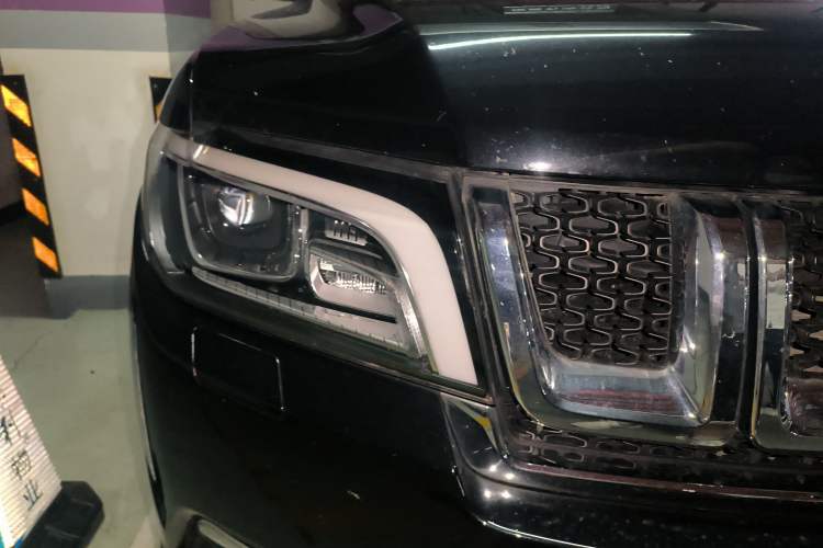 Used BAIC Off-Road BJ90 2021 3.0T Zhenrong Edition Right Front Headlight