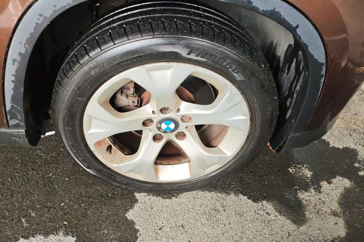Used BMW X1 2012 sDrive18i Luxury Model Right Front Wheel Hub
