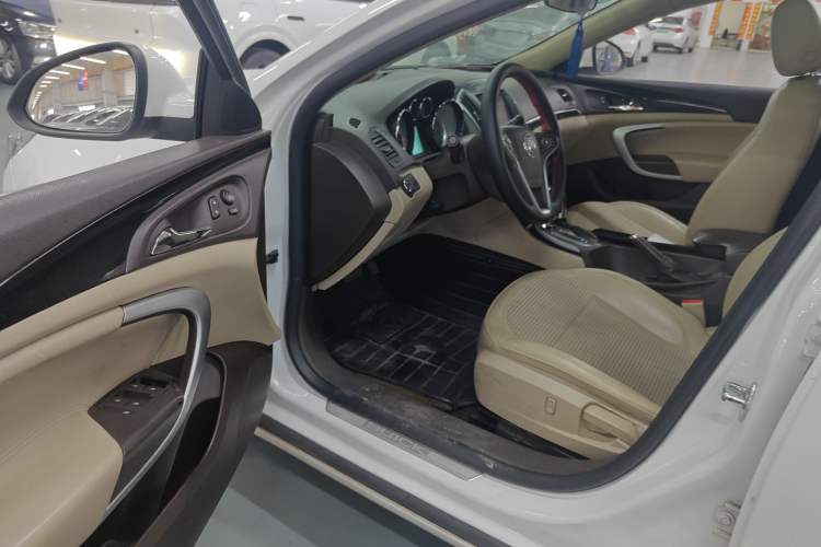 Used Buick Regal 2015 2.0L Leading Fashion Edition Driver Seat