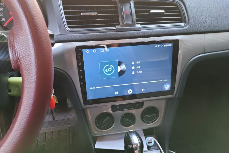 Used Volkswagen Gran Lavida 2013 1.6L Automatic Fashion Model
