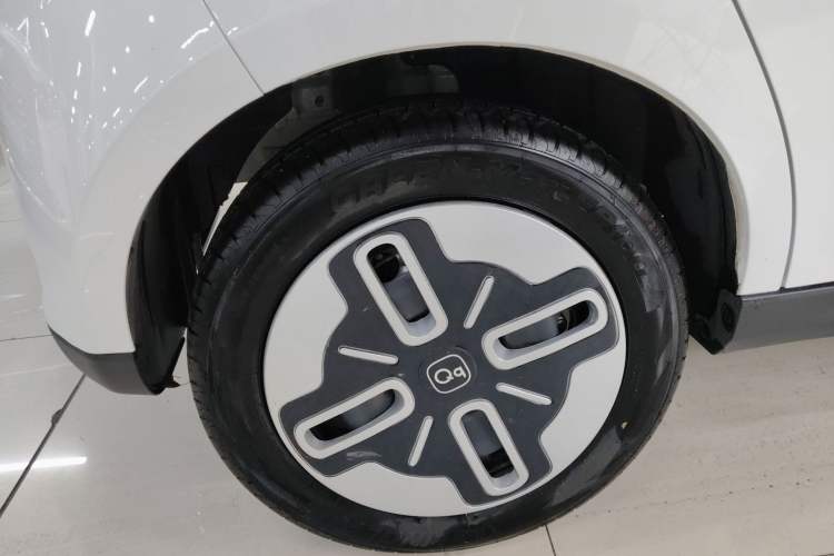 Used Chery QQ Domi 2025 Model 305km Comfort Edition Right Rear Wheel Hub