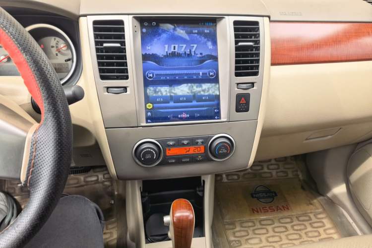 Used Nissan Tiida Sedan 2009 1.6L Automatic Tech Edition Audio And AC Panel