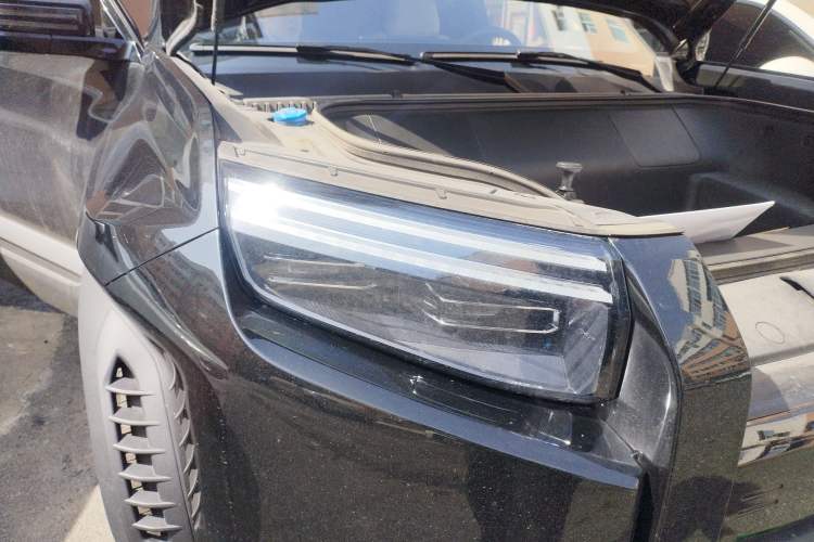 Used Formula Leopard Titanium 3 2025 501 km All-Wheel Drive Intelligent Driving Max Edition
