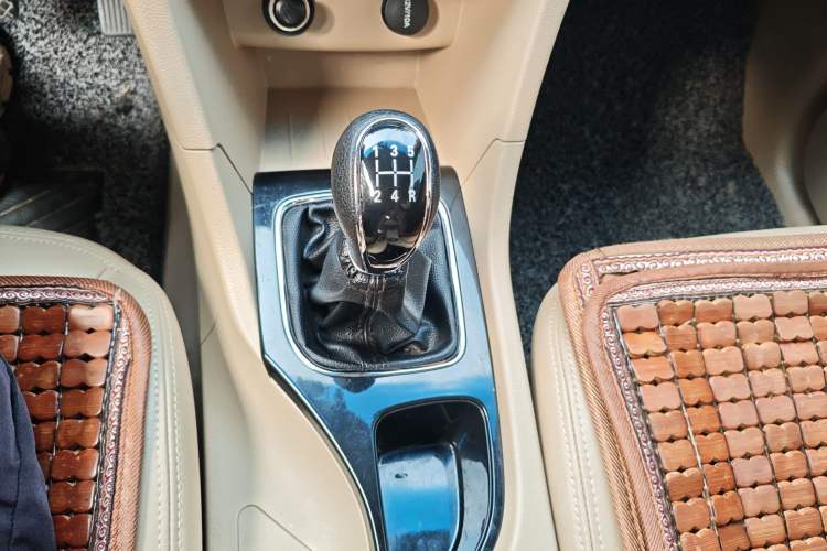 Used Baojun 730 2016 1.5L Manual Comfort Version 7 Seats China V Emission Standard