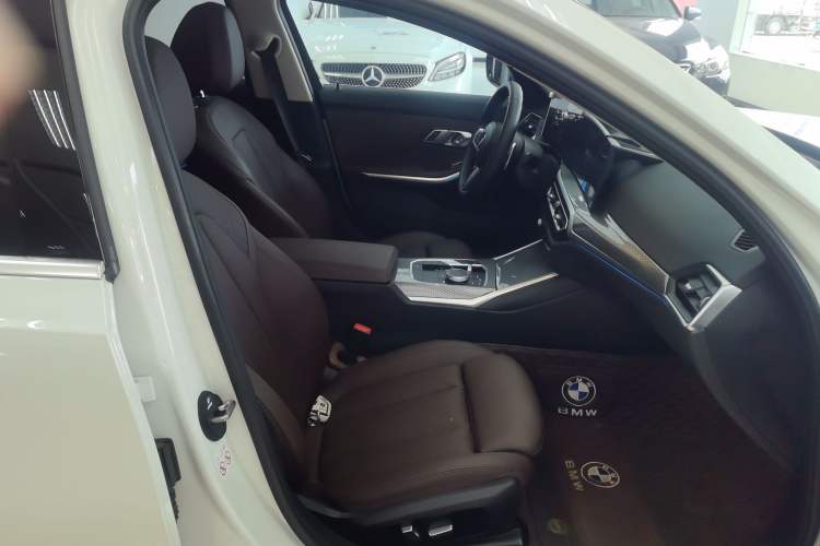 Used BMW 3 Series 2023 325Li M Sport Package Right Front Seat