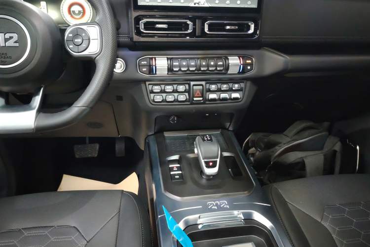 Used 212 T01 2025 2.0T Changfeng
