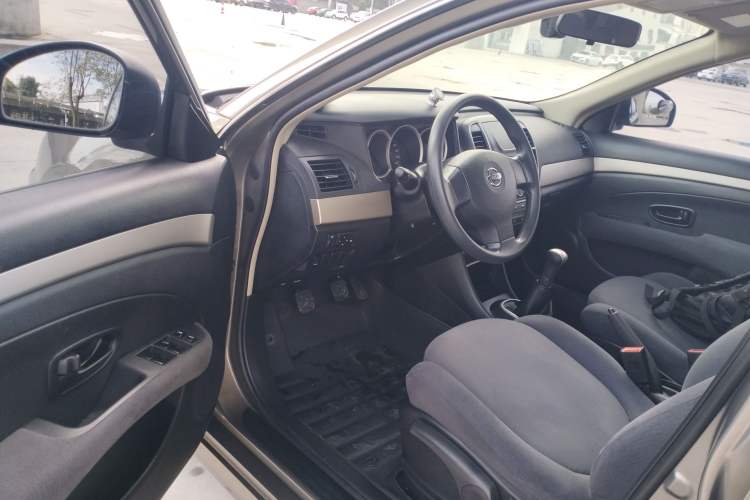 Used Nissan Sylphy 2012 Classic 1.6XE Manual Comfort Edition Driver Seat