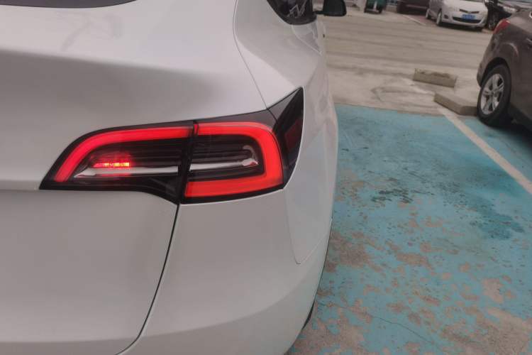 Used Tesla Model Y 2022 Revised Version Rear-Wheel Drive Exterior 3