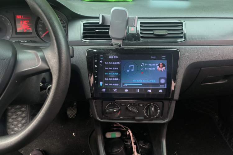 Used Volkswagen Santana 2016 1.6L Manual Fashion Edition Audio And AC Panel