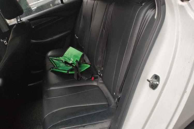 Used Roewe i5 2019 1.5L Manual 4G Connectable Langhao Edition Left Rear Seat