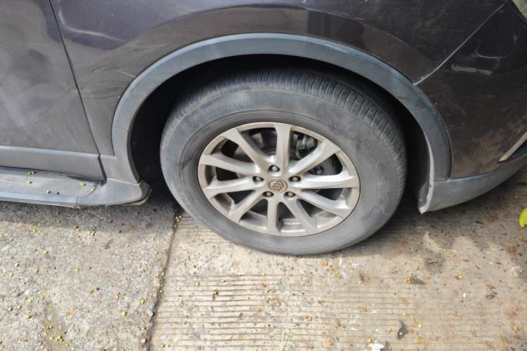 Used Buick Envision 2017 20T Two-Wheel Drive Elite Version Right Front Wheel Hub