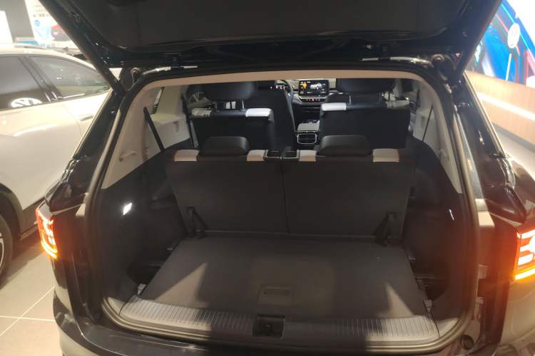 Used Volkswagen ID.6 CROZZ 2022 Long-Range PRO Edition
