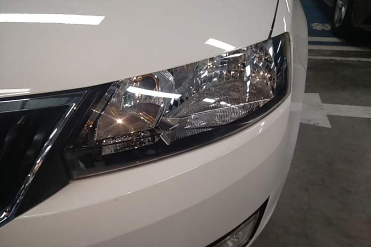 Used Skoda Rapid Spaceback 2014 1.6L Manual Enjoyment Edition
