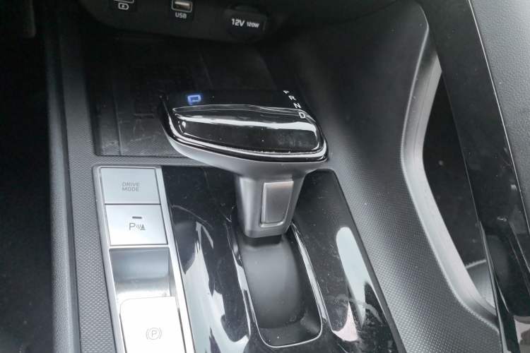 Used Hyundai Elantra 2022 1.5L CVT LUX Prestige Edition
