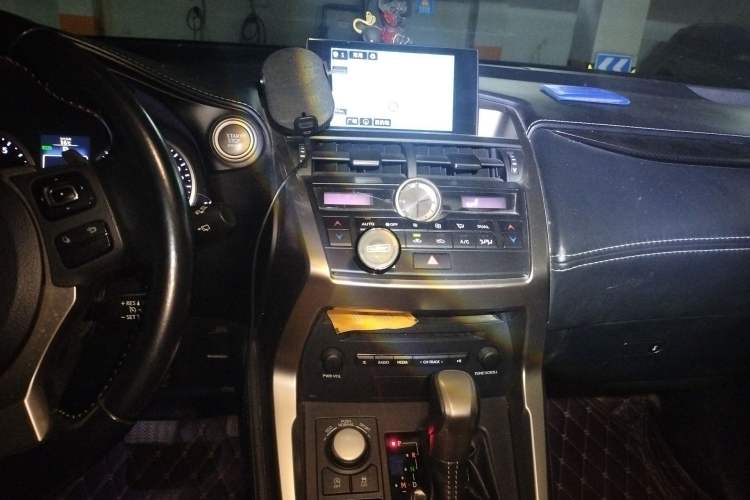 Used Lexus NX 2015 200T All-Wheel-Drive Fēngshàng Edition Audio And AC Panel