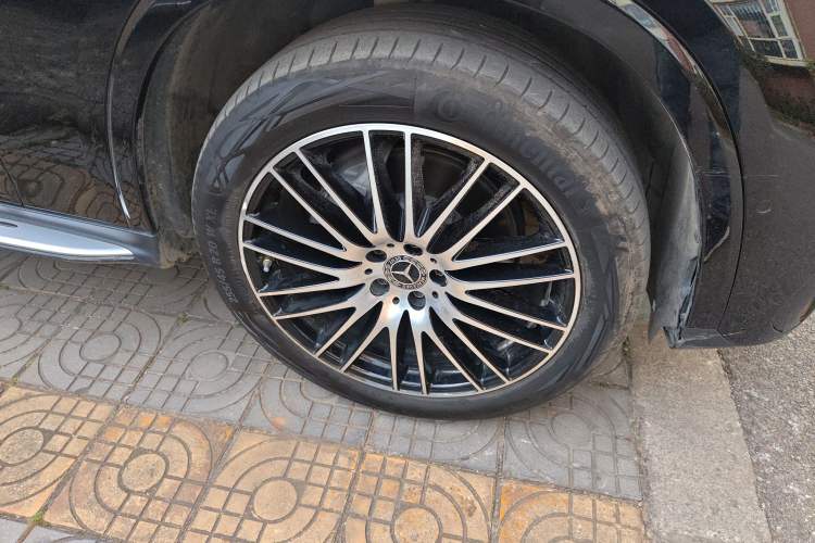 Used Mercedes-Benz GLC 2023 Refreshed GLC 300 L 4MATIC Luxury Version 7 Seats
