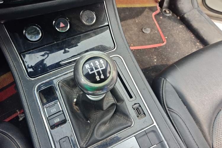 Used Zotye T600 2016 Sports Edition 1.5T Manual Luxury Model Gear Lever