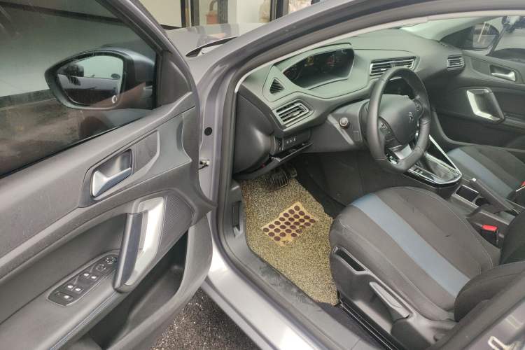 Used Peugeot 308 2018 1.6L Automatic Luxury Edition Driver Seat