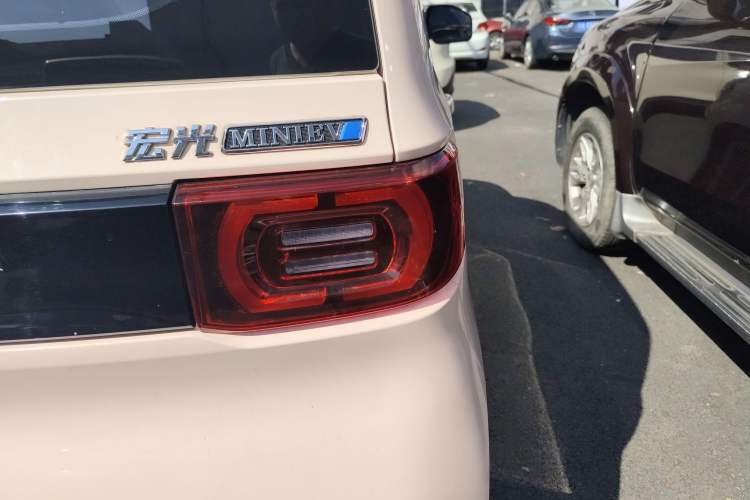 Used Wuling Hongguang MINIEV 2022 Macaron Fashion Model Lithium Iron Phosphate
