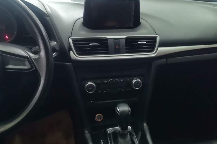 Used Mazda 3 Axela 2017 Sedan 1.5L Automatic Luxury Model Emission Standard China V